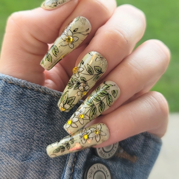 Summer press on nails - Picture 4 of 5